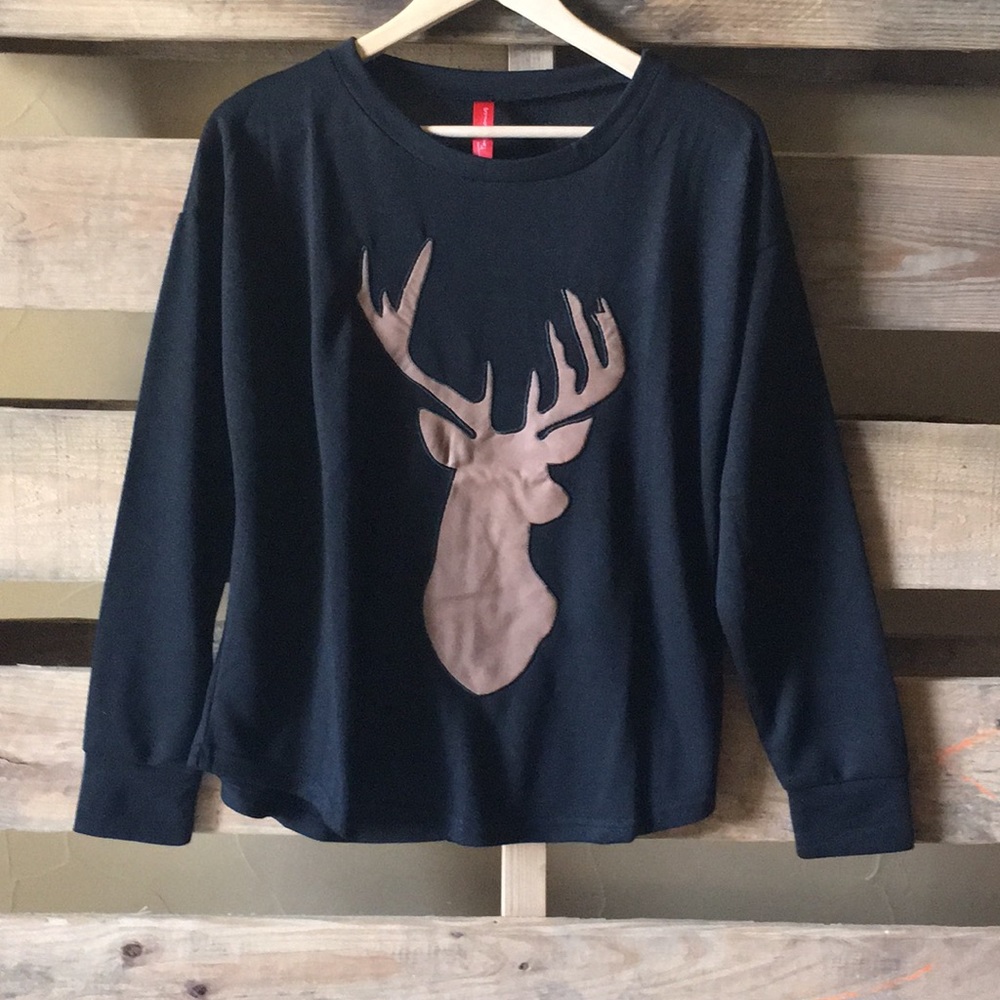 Graphic Print Pullover - Picture 4 of 7